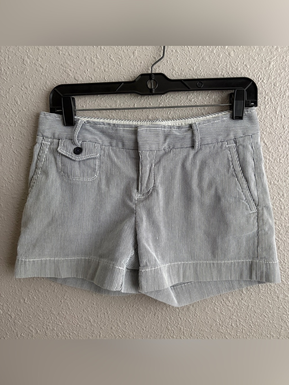 Banana Republic Blue White Striped Martin Fit 4” Cotton Chino Trouser Shorts